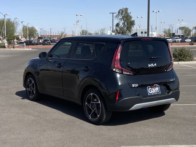 Vehicle image 9 of 33