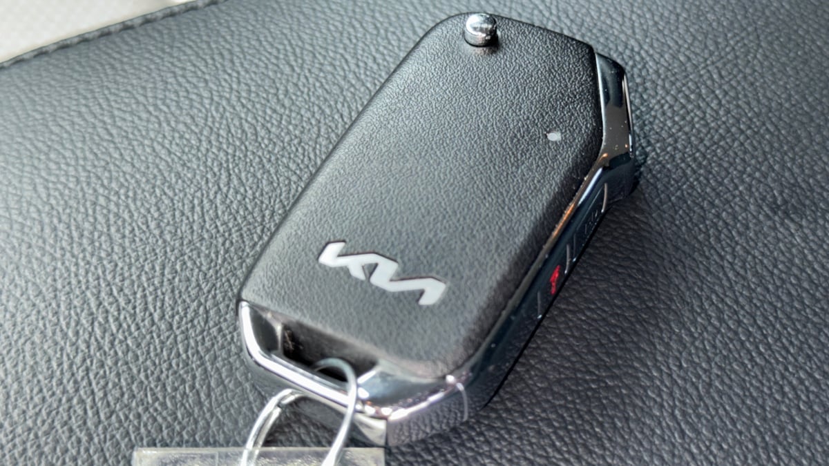 Vehicle image 22 of 26