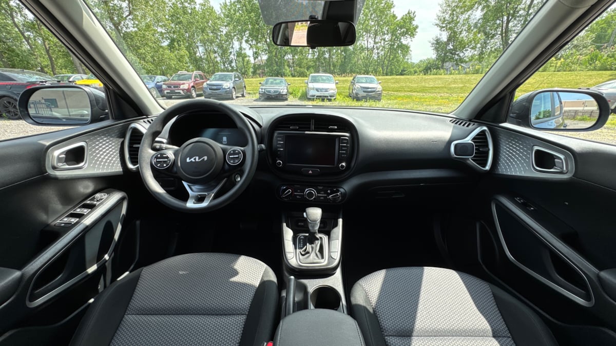 Vehicle image 16 of 26