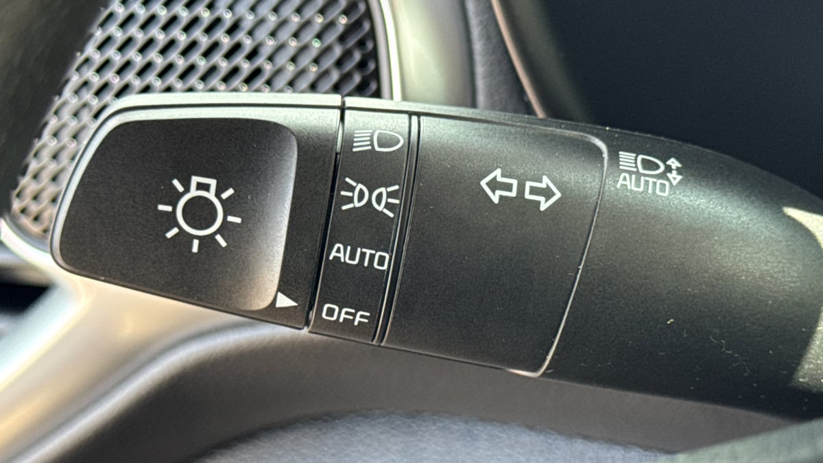 Vehicle image 23 of 26