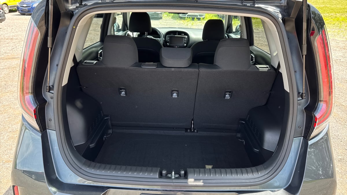 Vehicle image 11 of 26