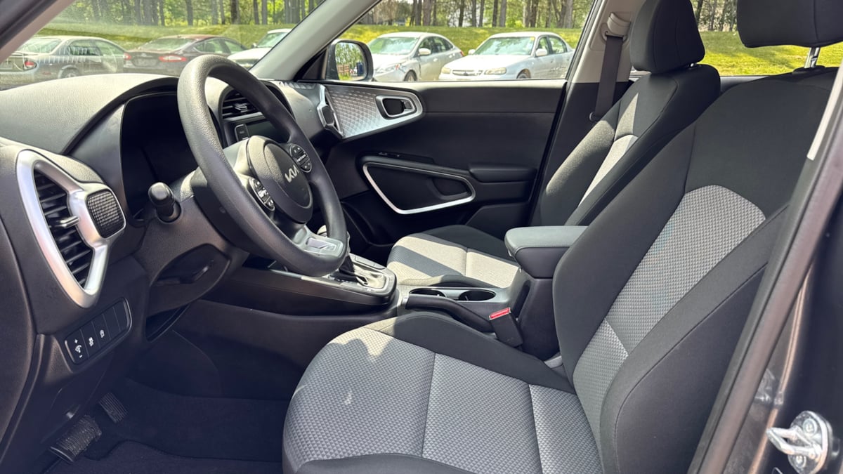 Vehicle image 14 of 26