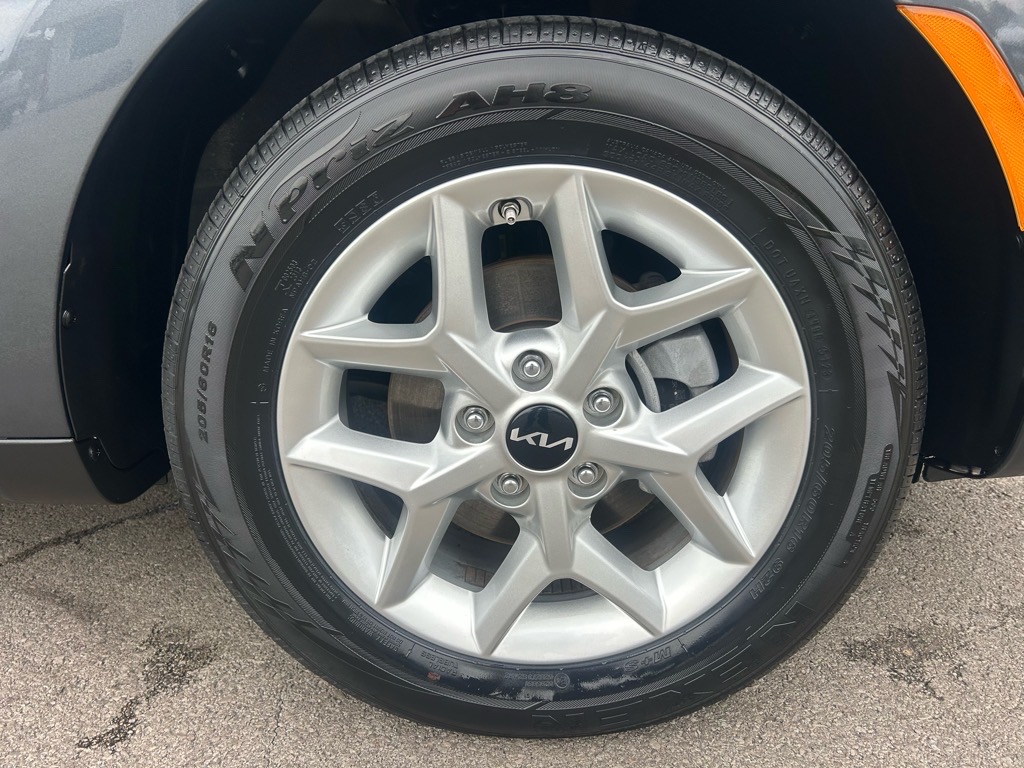 Vehicle image 9 of 34
