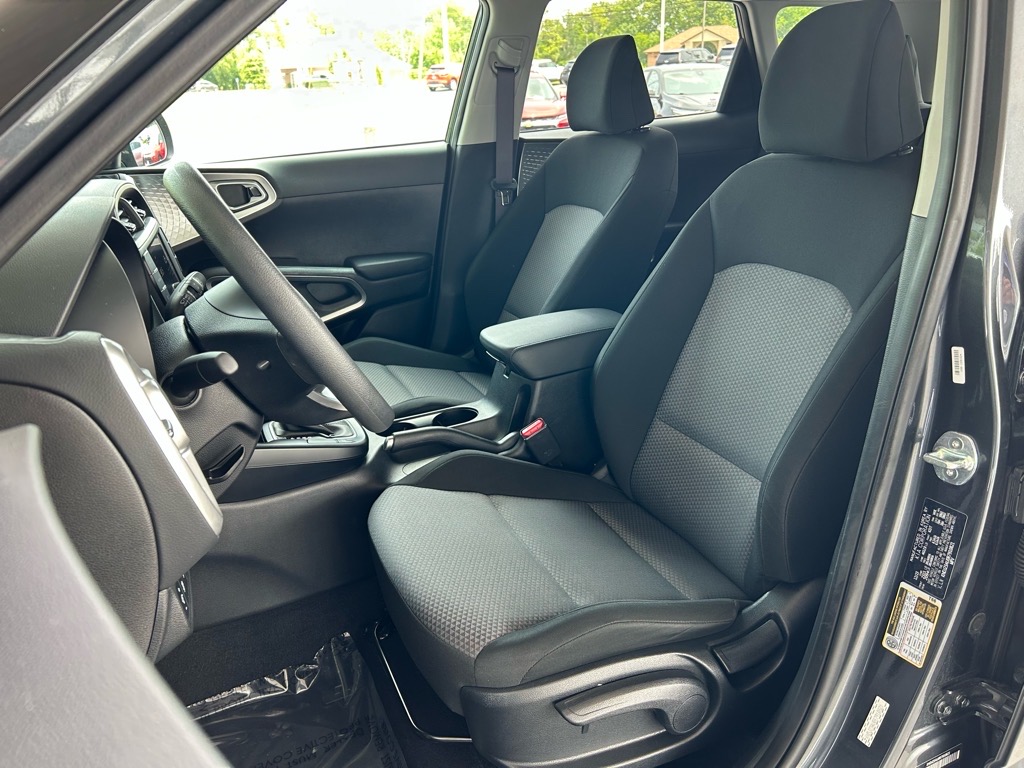 Vehicle image 14 of 34