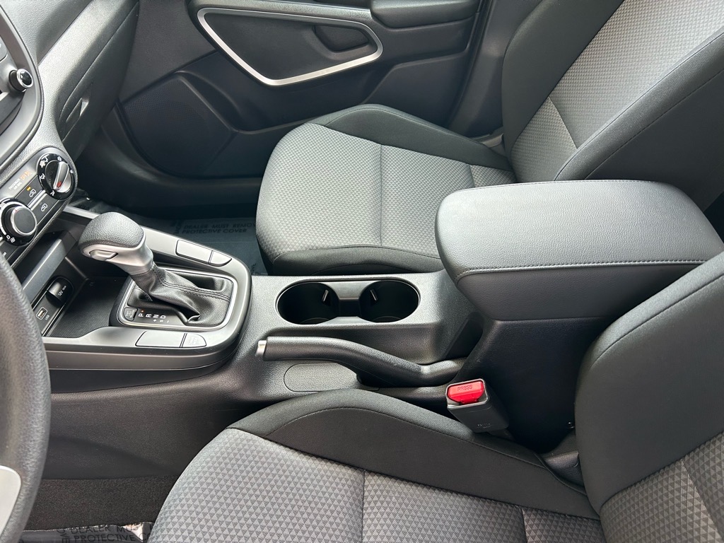 Vehicle image 23 of 34