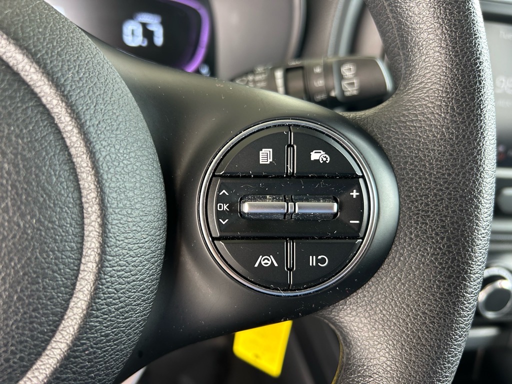 Vehicle image 17 of 34