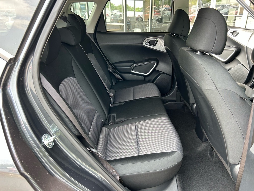 Vehicle image 28 of 34