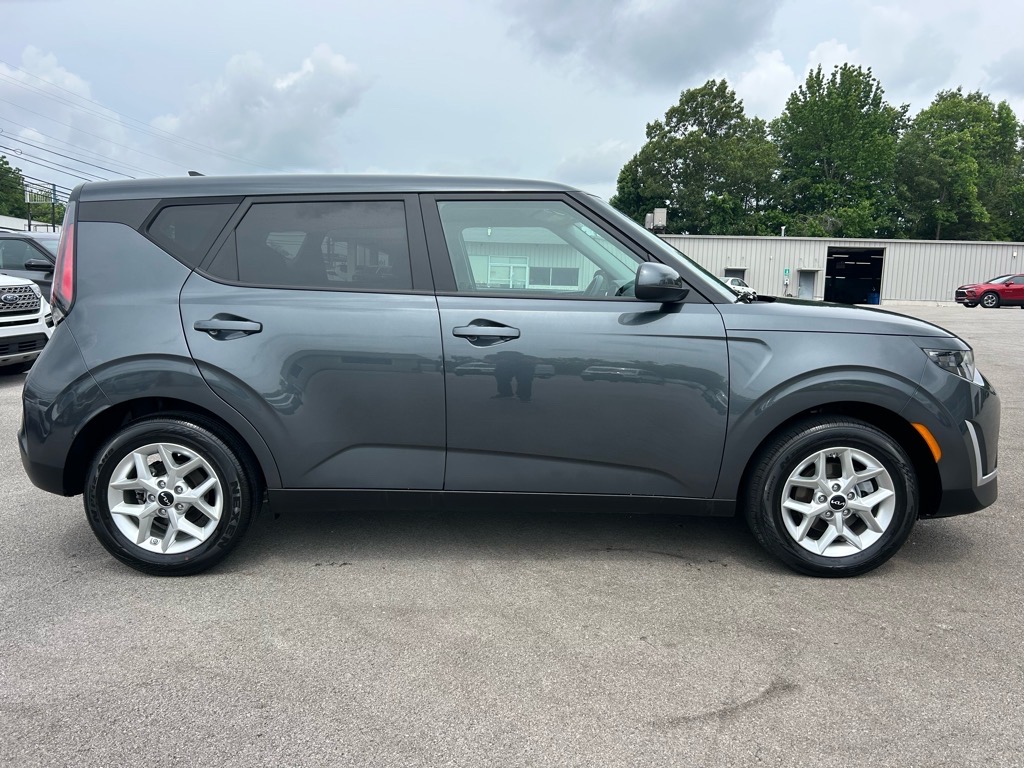 Vehicle image 4 of 34