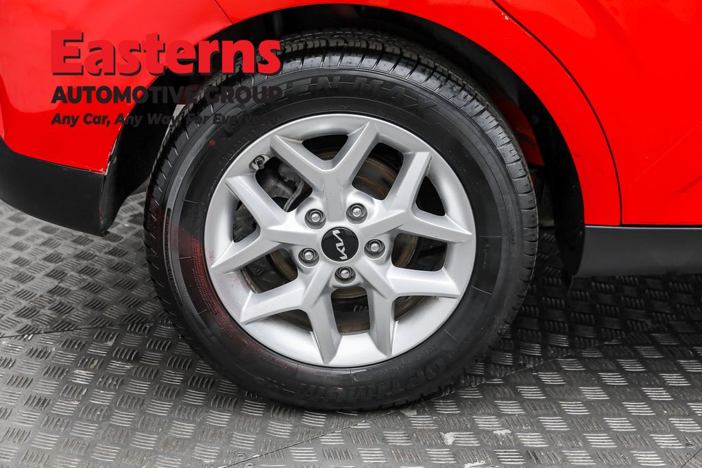 2024 Kia Soul LX Image 41 of 64