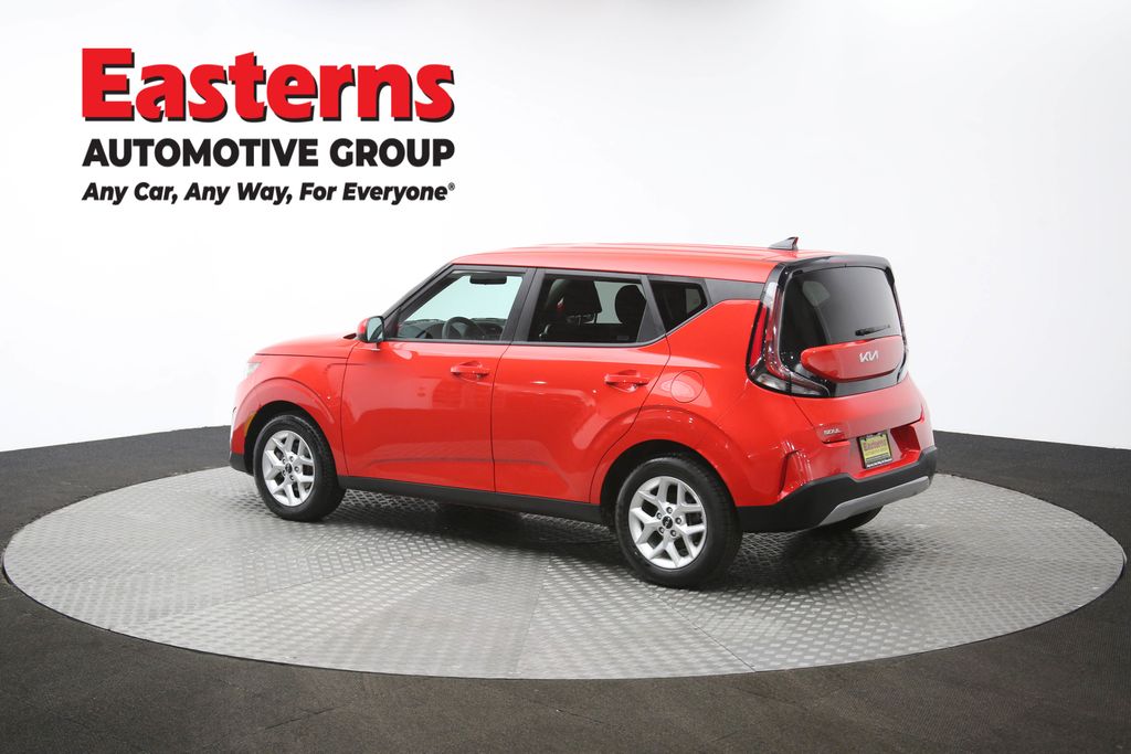 2024 Kia Soul LX Image 32 of 64