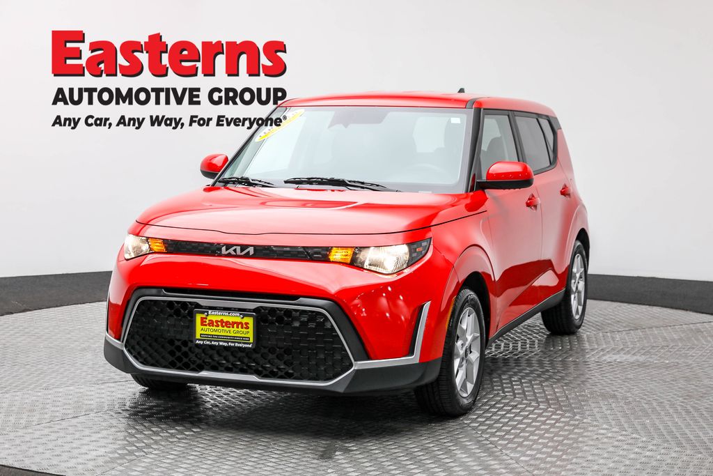 2024 Kia Soul LX Image 1 of 64