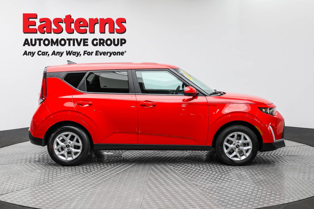 2024 Kia Soul LX Image 19 of 64