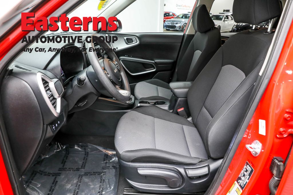 2024 Kia Soul LX Image 46 of 64