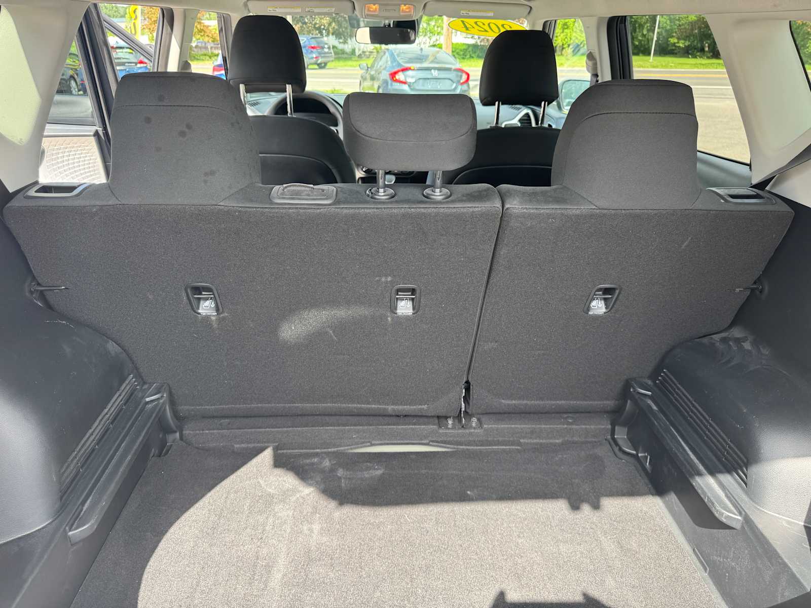 Vehicle image 11 of 28