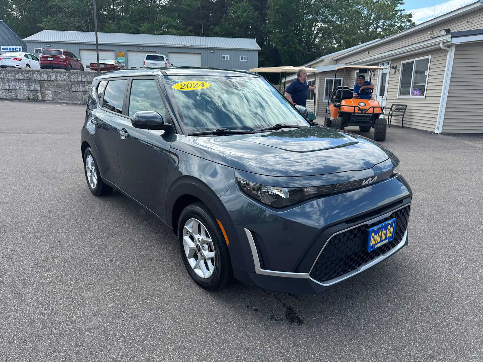 Vehicle image 3 of 28