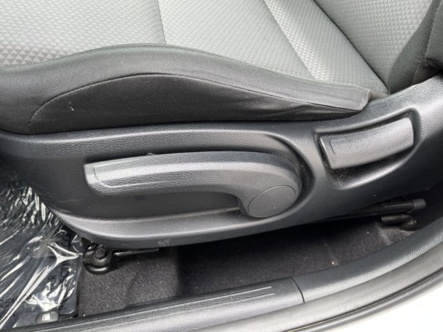 Vehicle image 19 of 43