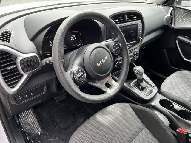 Vehicle image 7 of 43