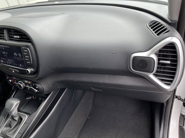 Vehicle image 31 of 43