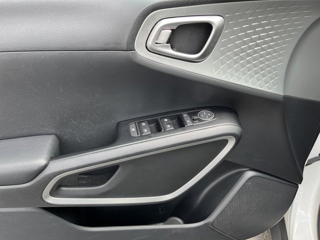 Vehicle image 16 of 43