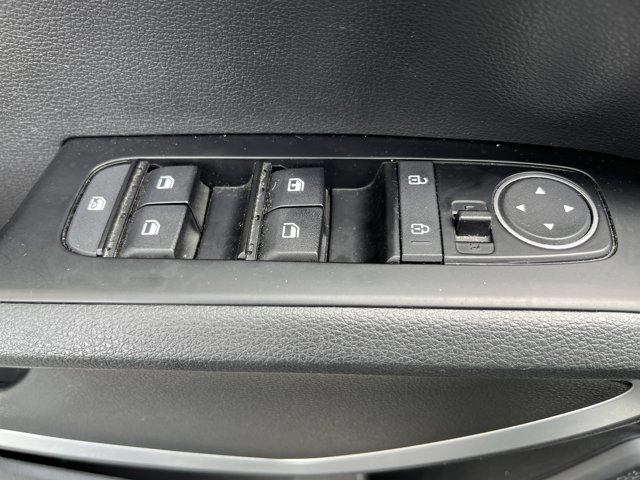 Vehicle image 18 of 43