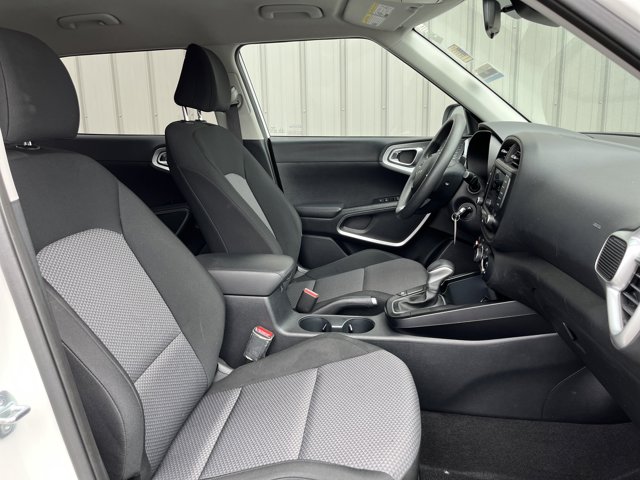 Vehicle image 32 of 43