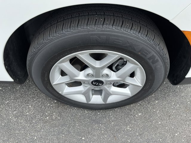 Vehicle image 40 of 43