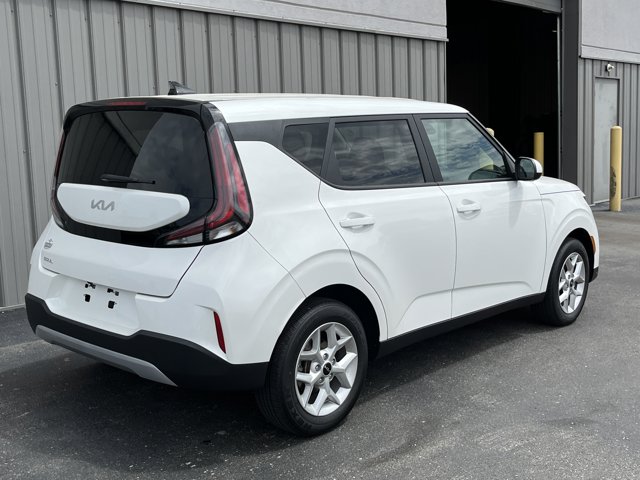 Vehicle image 3 of 43
