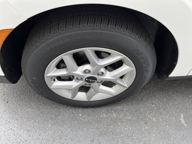 Vehicle image 39 of 43