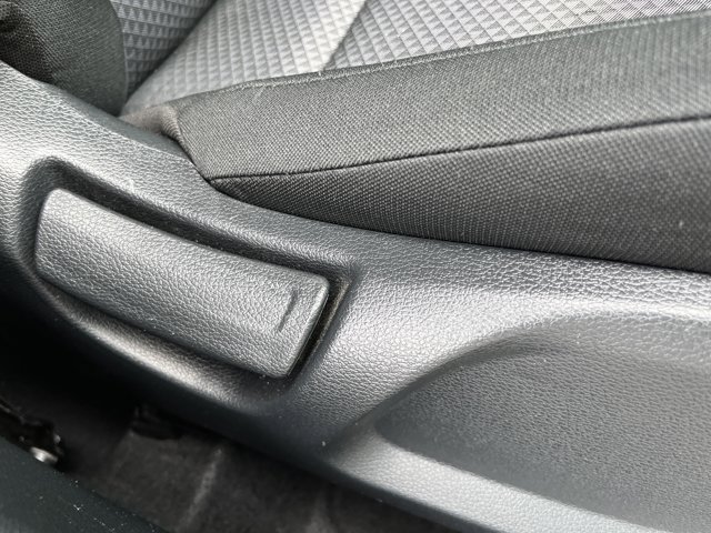 Vehicle image 33 of 43