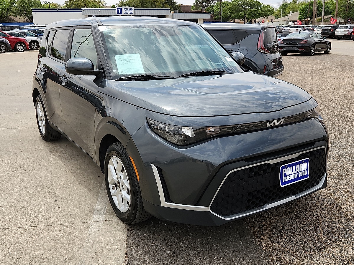 Vehicle image 3 of 12