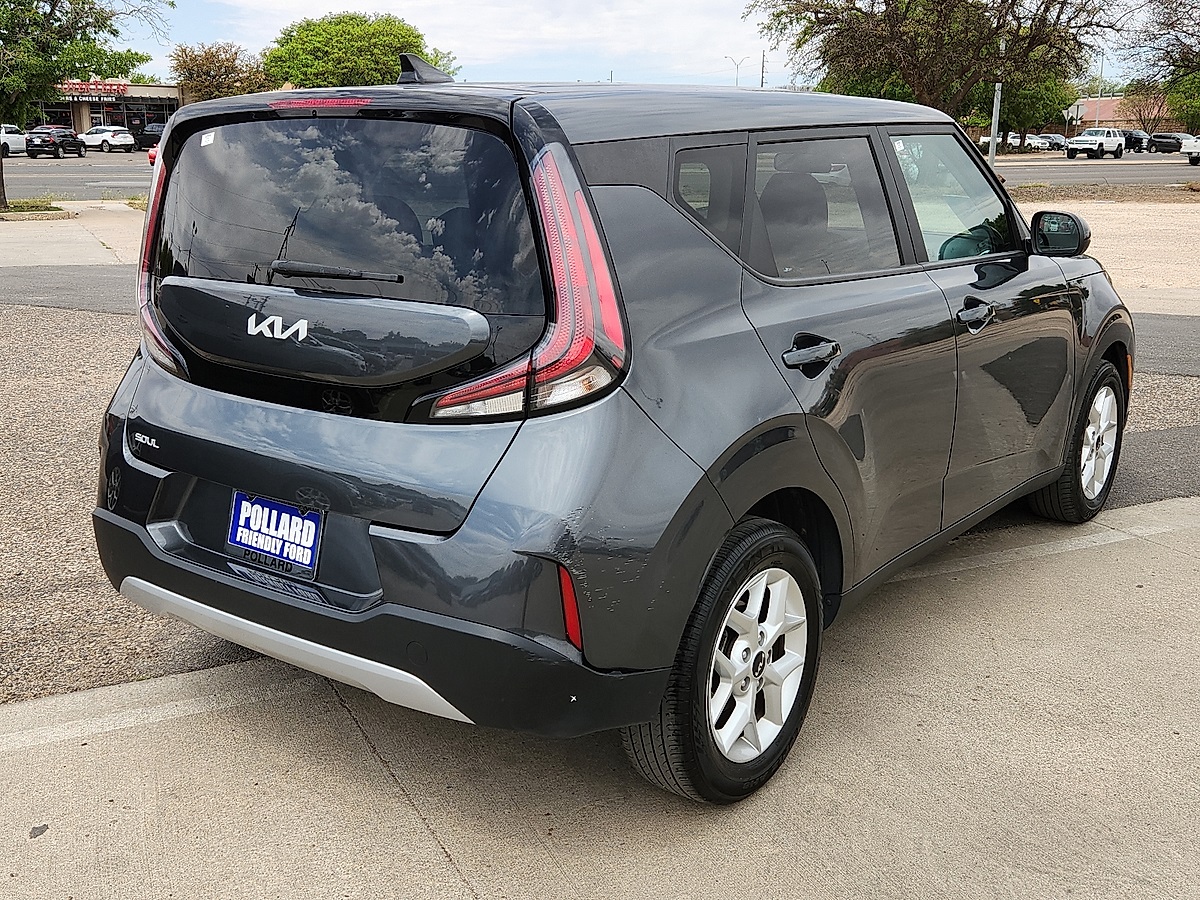 Vehicle image 2 of 12