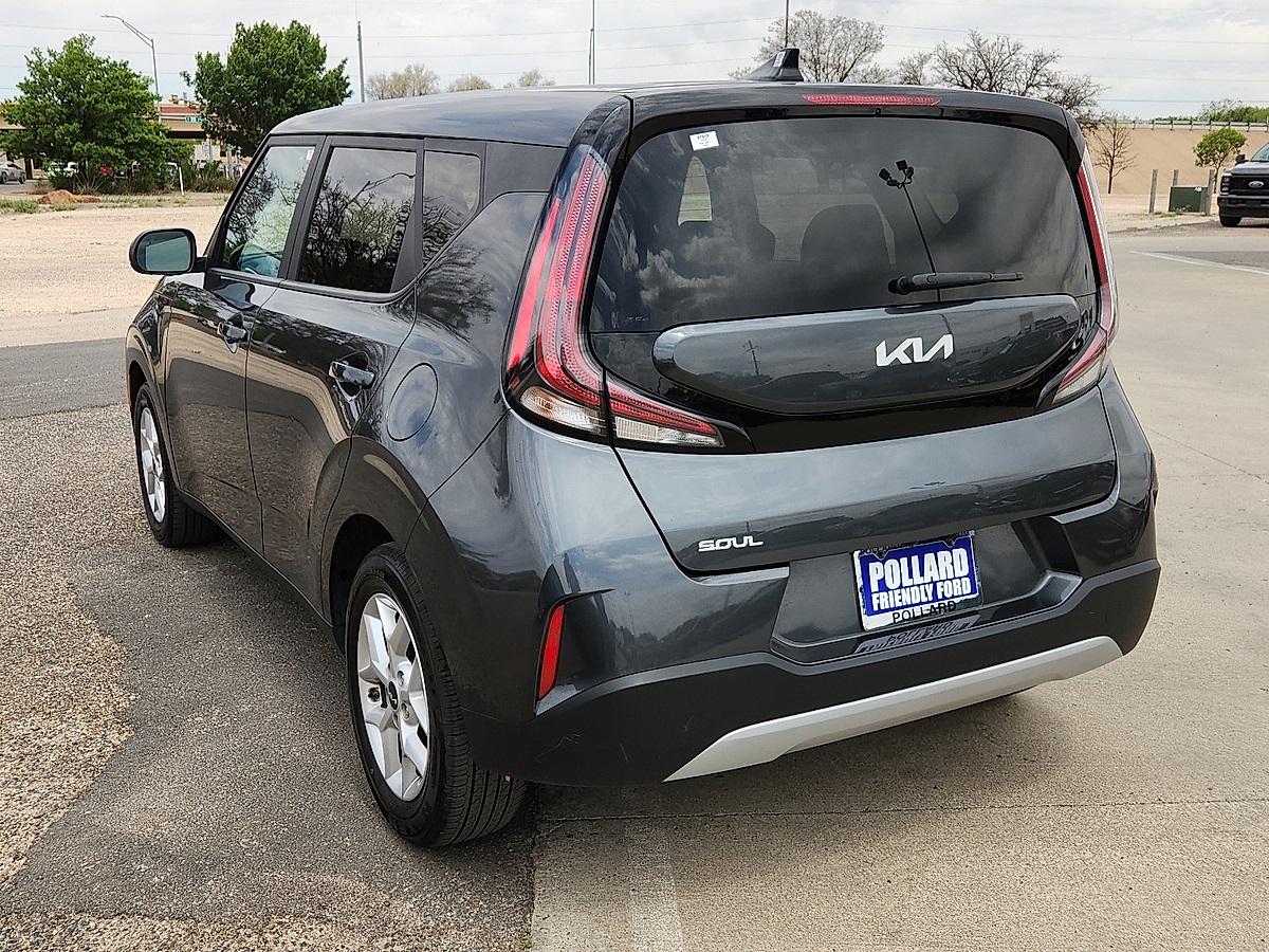 Vehicle image 4 of 12