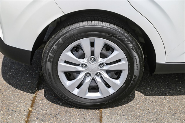 Vehicle image 9 of 26