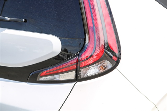 Vehicle image 25 of 26