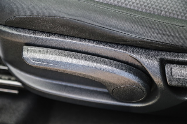 Vehicle image 20 of 26