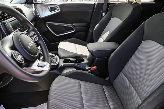 Vehicle image 13 of 26
