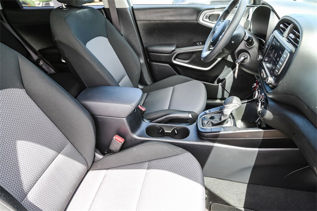 Vehicle image 14 of 26