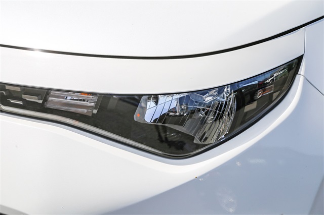 Vehicle image 21 of 26