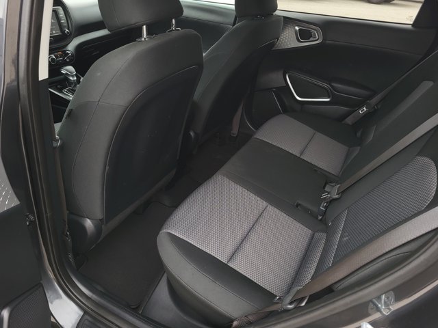 Vehicle image 22 of 25
