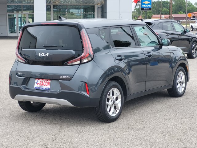 Vehicle image 4 of 25