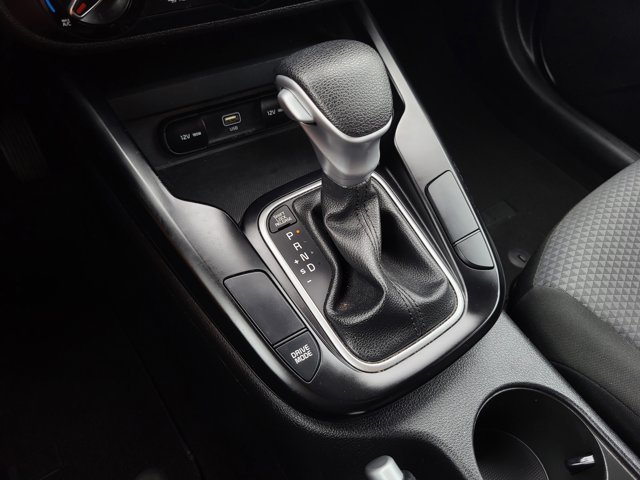 Vehicle image 18 of 25