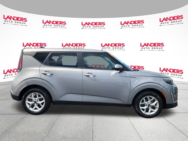 Vehicle image 4 of 25