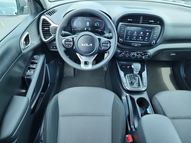 Vehicle image 16 of 25