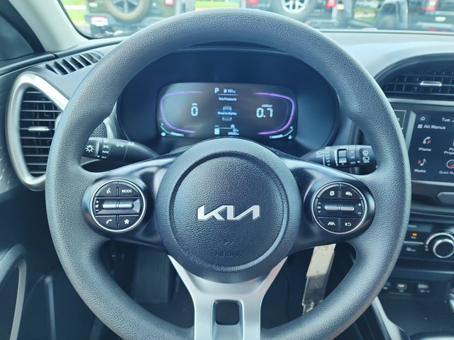 Vehicle image 17 of 25
