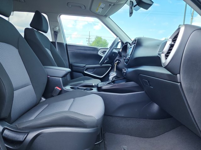 Vehicle image 14 of 25