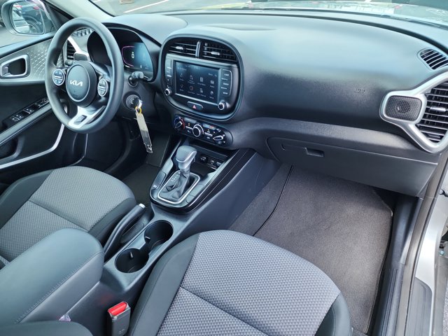 Vehicle image 15 of 25
