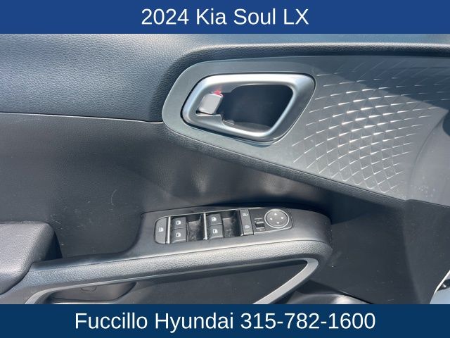 Vehicle image 16 of 21