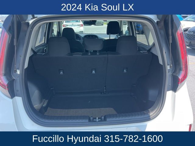 Vehicle image 15 of 21