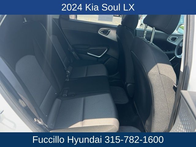 Vehicle image 14 of 21