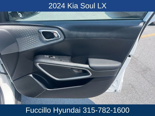 Vehicle image 10 of 21
